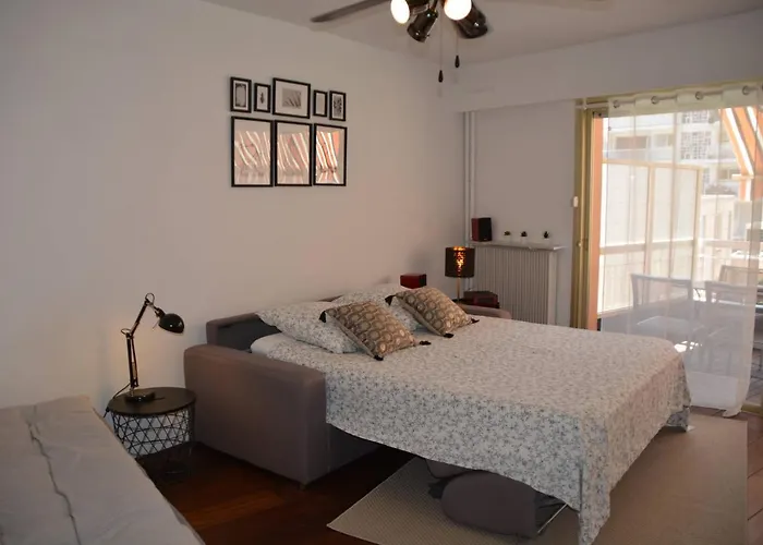 Grand Climatisé Proche Plages Juan Les Pins Apartamento