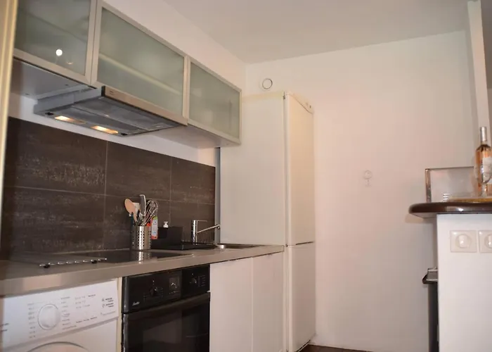 Grand Climatisé Proche Plages Juan Les Pins Apartamento *