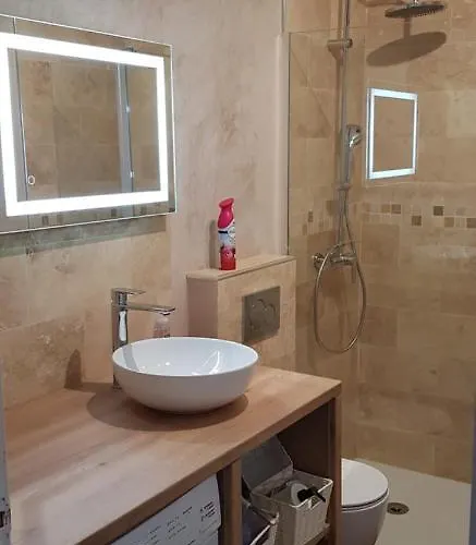 Grand Climatisé Proche Plages Juan Les Pins Apartamento