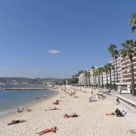 Grand Climatise Proche Plages Juan Les Pins * Антіб
